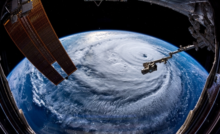 Florence Kasırgası etkisini sürdürüyor