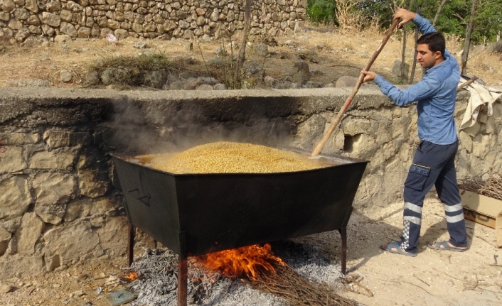 Gercüş’te ‘bulgur kaynatma’ geleneği sürüyor