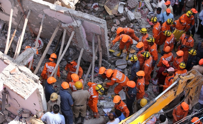 Hindistan’da bina çöktü: 5 ölü