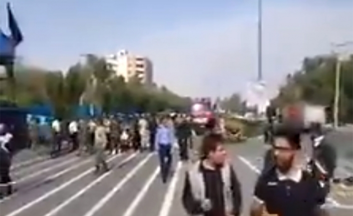 İran’da askeri geçit töreninde silahlı saldırı