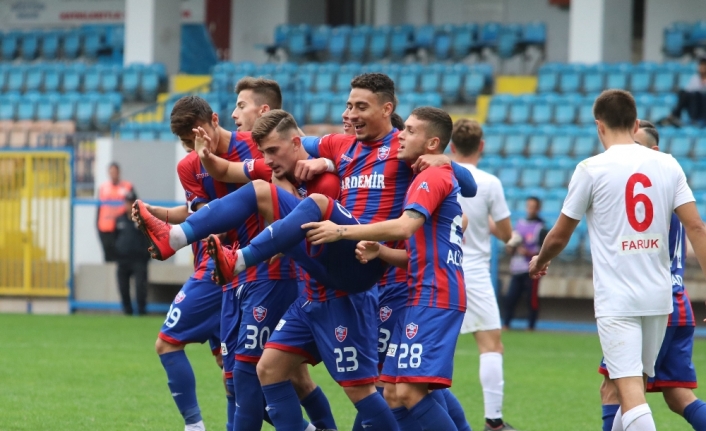 Kardemir Karabükspor 3 golle turladı