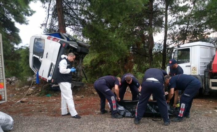 Kemer’de minibüs devrildi: 3 turist öldü