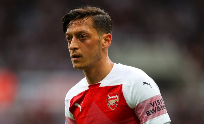 Mesut Özil 200. resmi maçını boş geçmedi
