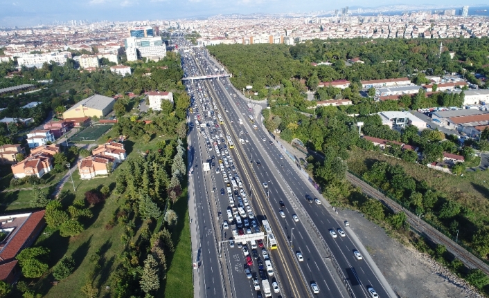 Okulun ilk günü trafiği böyle etkiledi