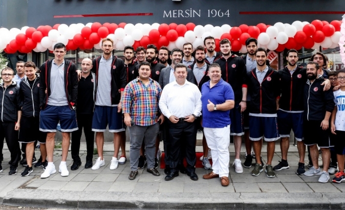 Ömer Onan’ın yeni tantuni restoranı açıldı