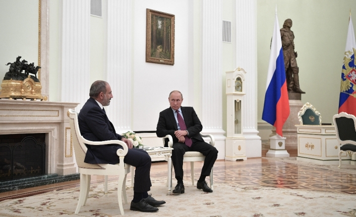 Putin, Ermeni Başbakan Paşinyan ile görüştü