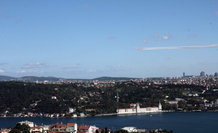 Türk Yıldızları İstanbul semalarında