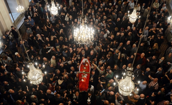Ara Güler için Üç Horan Ermeni Kilisesi’nde tören