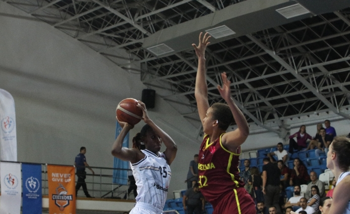 Çukurova Basketbol evinde avantajı kaçırdı