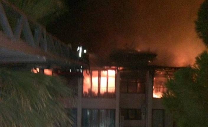 Denizli’de otel yangını