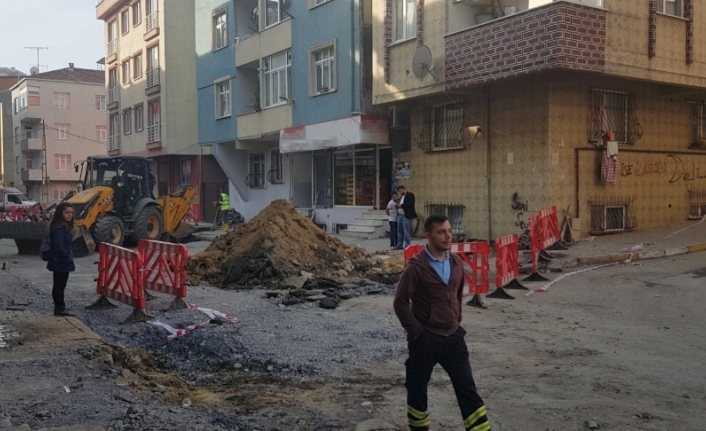 Doğalgaz borusu delindi, bir adan alevler yükseldi