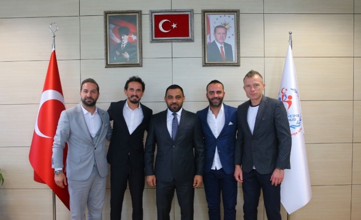 Fenerbahçeli eski futbolculardan Hamza Yerlikaya’ya ziyaret