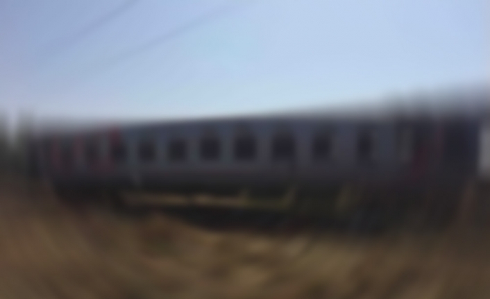 Hindistan’daki tren kazasında en az 50 ölü