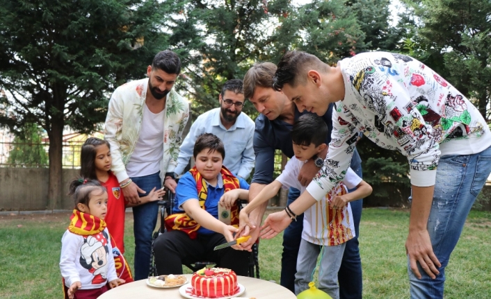 Kayserispor’dan özel çocuklara ziyaret