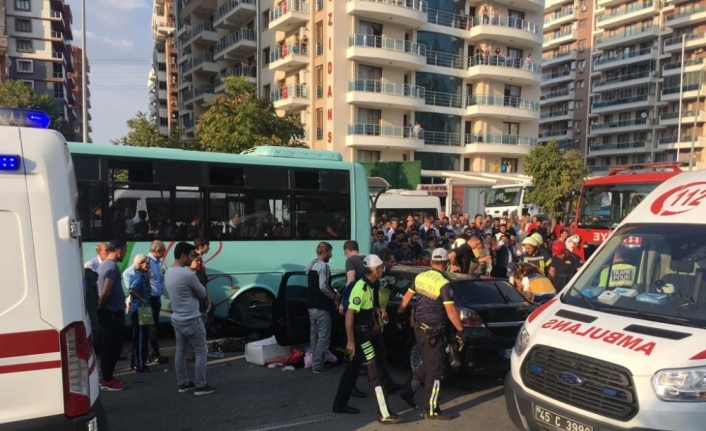 Manisa’da zincirleme kaza: 5 yaralı