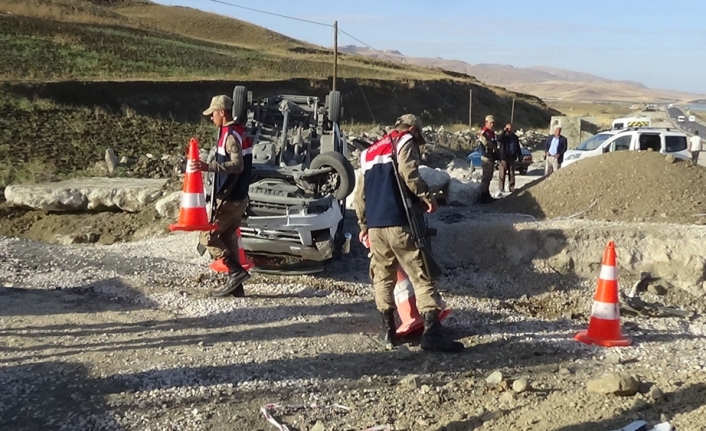 Öğrenci servisi takla attı: 10 yaralı