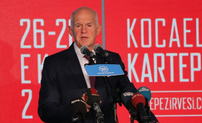 Papndreu’dan Suriyeli sığınmacı açıklaması