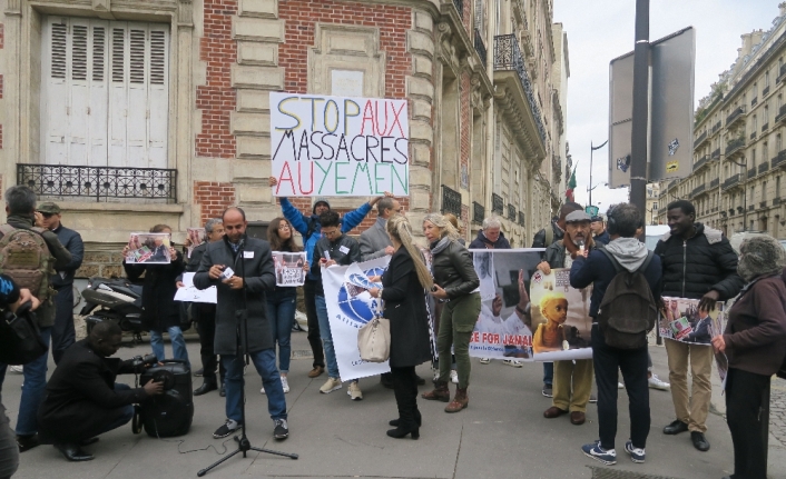 Paris’te ’Kaşıkçı’ protestosu