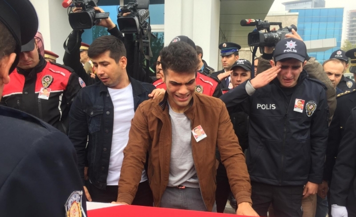 Şehit polise silah arkadaşlarından yürek burkan veda