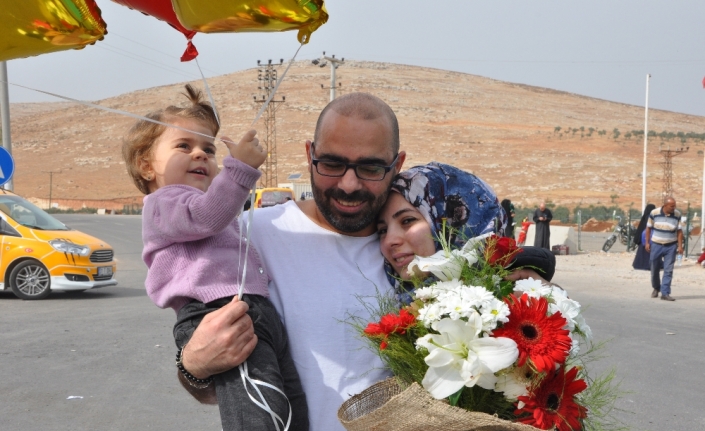Suriyeli şahıs eşine ve kızına 2 yıl sonra kavuştu