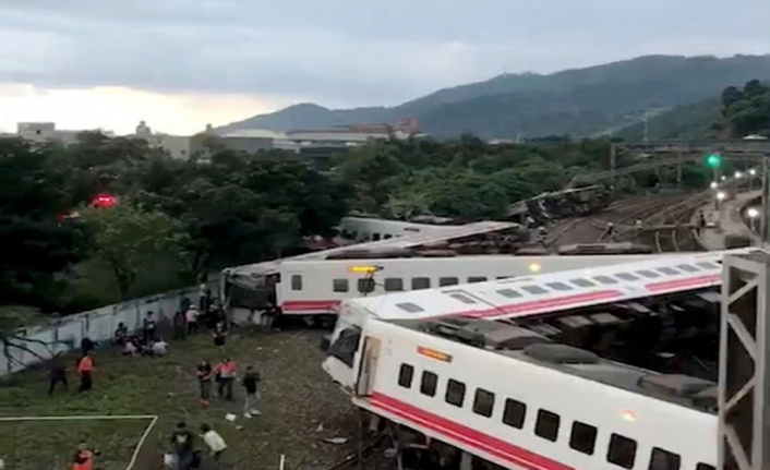 Tayvan’da tren kazası: 17 ölü