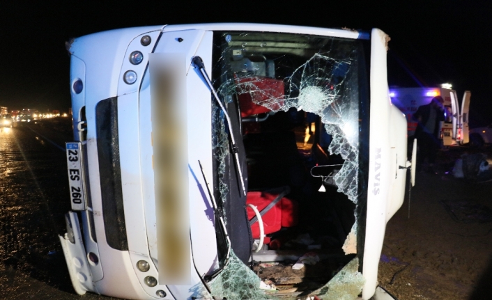 Yolcu otobüsü devrildi: 1 ölü, 29 yaralı