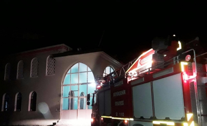 Yükseklik korkusu olan imam kubbede mahsur kaldı