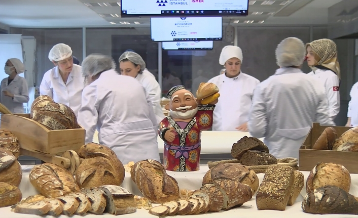 Asırlık mayalarla ekmek yapmayı öğreniyorlar