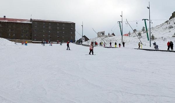 Kartalkaya'da kar kalınlığı, 1 metreyi geçti