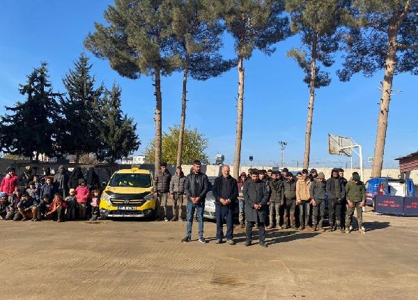 Kilis'te 57 kaçak göçmen yakalandı, 5 organizatör şüphelisi gözaltına alındı