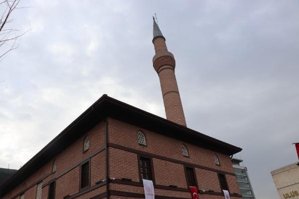Restore edilen tarihi Zincirli Cami, ibadete açıldı