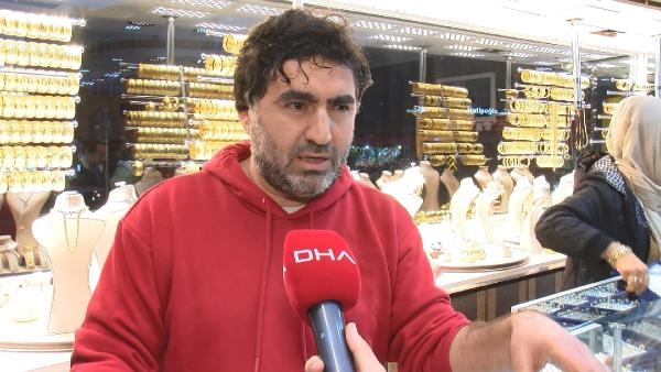Sahte bilezikle kuyumcuyu dolandırdılar