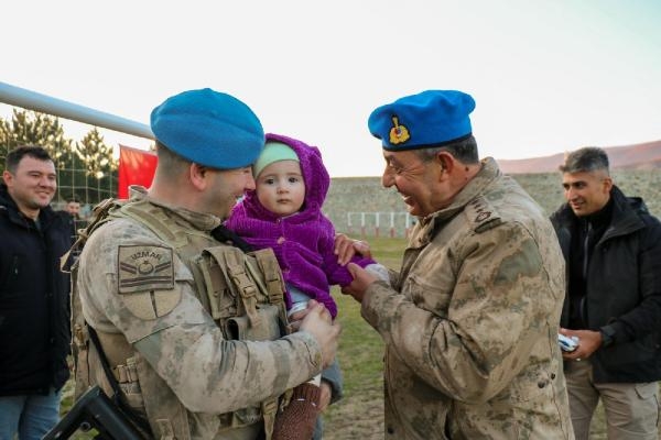 Suriye görevini tamamlayan komandolar Tokat'a döndü