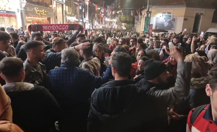 Taksim'de Faslıların yarı final sevinci