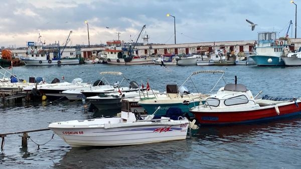 Tekirdağ'da kuvvetli rüzgar; eğitim uçuşları iptal