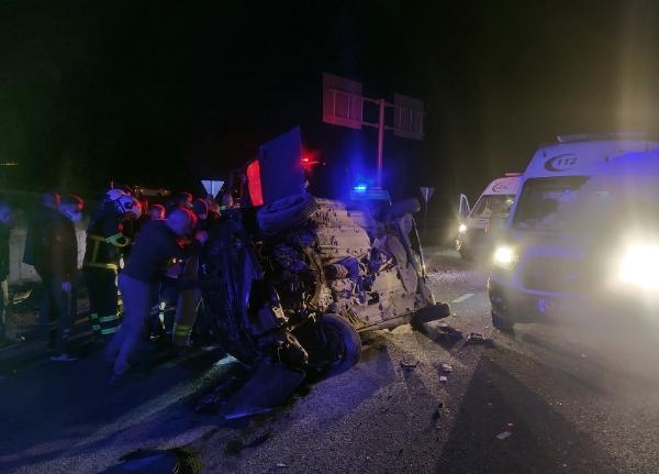 Mardin'de otomobiller kafa kafaya çarpıştı: 4 yaralı