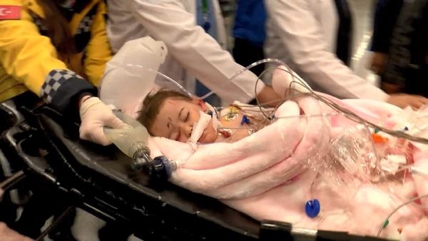 Enkazdan 84 saat sonra çıkarılan Berk bebek Çam ve Sakura Şehir Hastanesi'nde