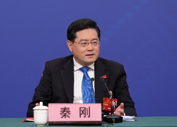 Çin Dışişleri Bakanı Gang: İki tarafa da silah tedarik etmedik