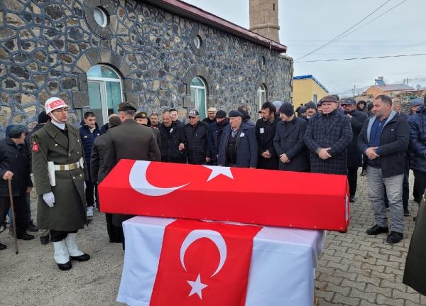 Kalp krizinden yaşamını yitiren asker toprağa verildi