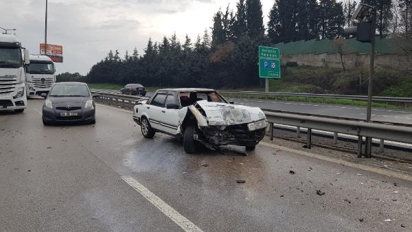 TEM'de 23 araç birbirine girdi; İstanbul yönü kapandı