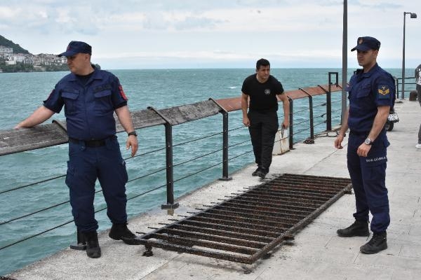 Denizden 3 metrelik sürgülü demir kapı da çıktı