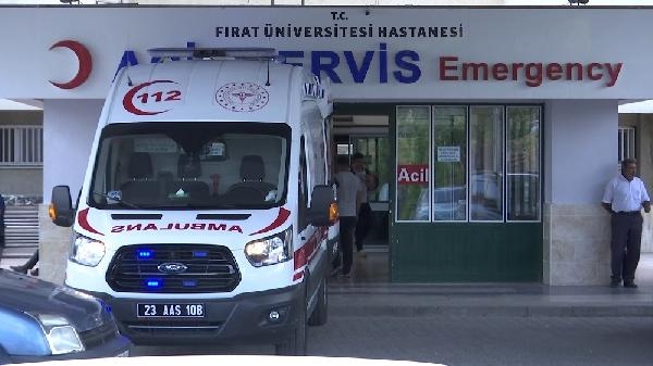 Elazığ'da yük treninin çarptığı 2 işçi ağır yaralandı