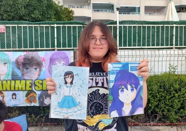 Anime karakterlere hayat veren Ada Nur, resimlerini sergiledi