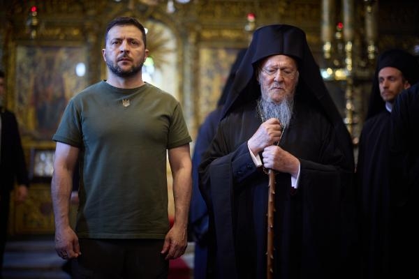 Ukrayna Devlet Başkanı Zelenski'den Fener Rum Ortodoks Patrikhane'sine ziyaret