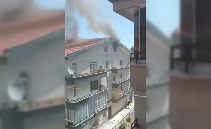 Ankara'da çatı yangını