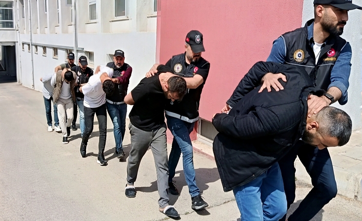 TIR’da 10 kilo metamfetaminle yakalanan 6 şüpheli, borçları için buluştuklarını öne sürdü