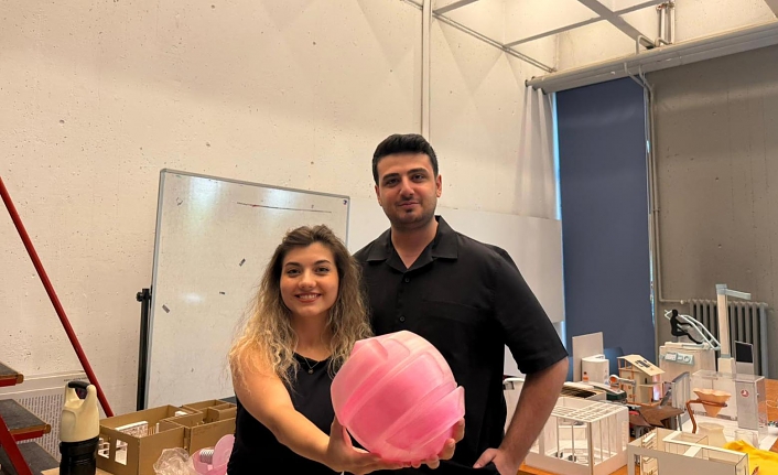 ODTÜ'lü Ezgi Semerci ve Hacettepe Üniversiteli Bahadır Özten, orman yangınlarına karşı 'Pembe Küre' projesi geliştirdi