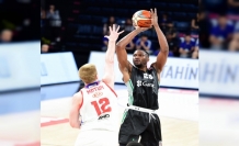 Anadolu Efes seride 1-0 öne geçti