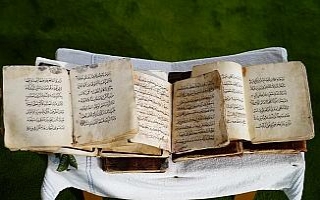 700 yıllık el yazması Kur’an-ı Kerim’ler büyük...
