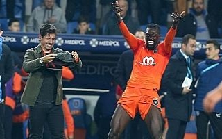 Adebayor Fener’in golcülerini katladı